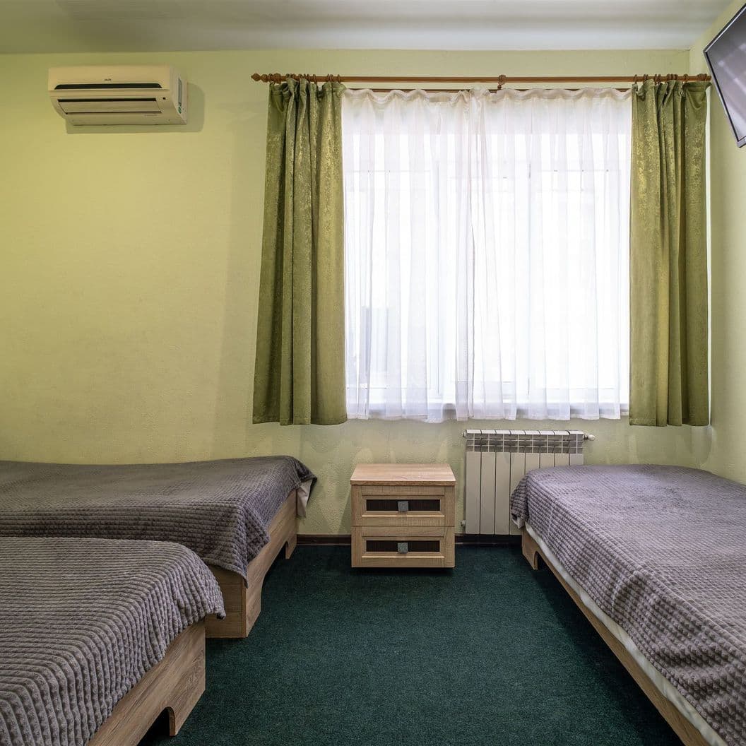 Трёхместный стандарт в отеле ЛАЙМ